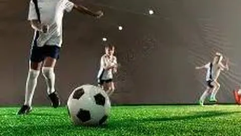 别让嘲讽足球成流量工具，理性看待中国足球进步